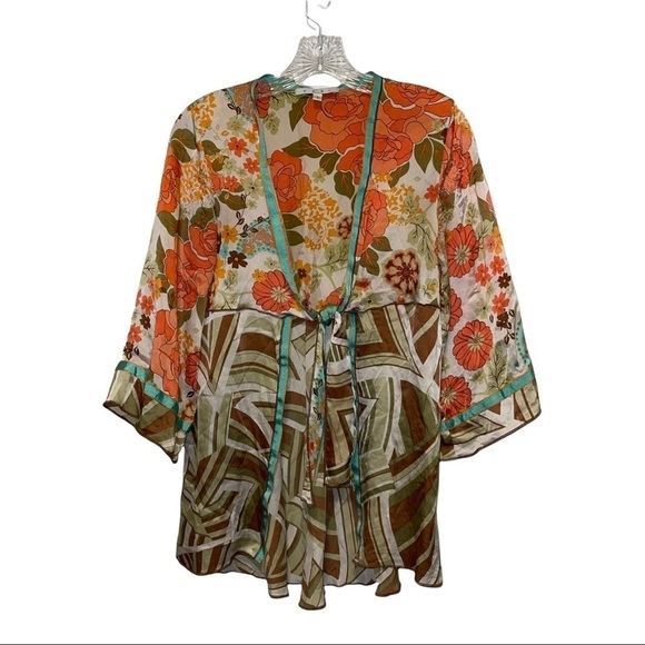 CAbi Tops - Cabi  Woman 100% Silk Top Size S
